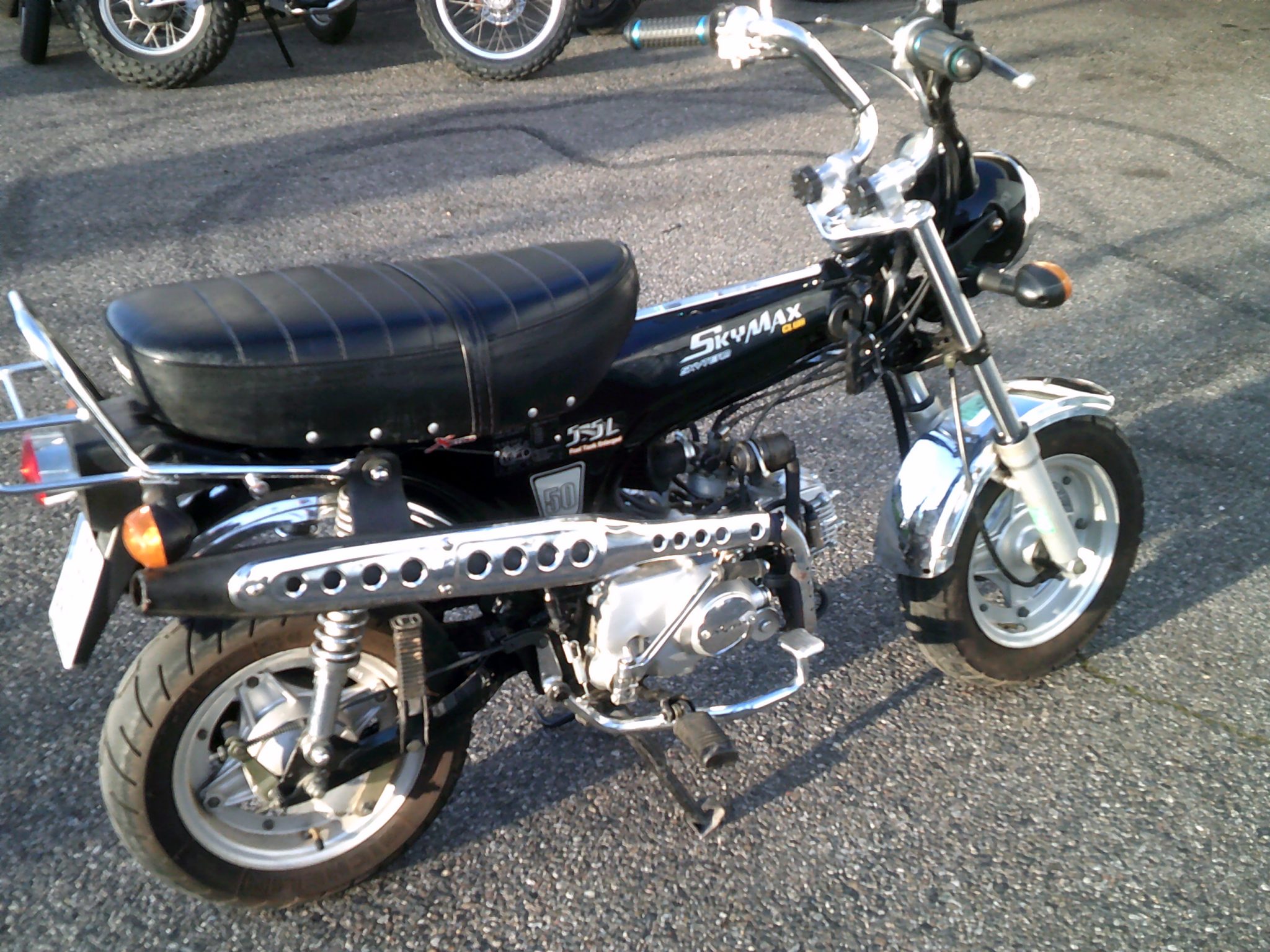 SKYTEAM SKYMAX CLUB DAX 50 CC Europmoto SKYTEAM SKYMAX CLUB DAX 50 CC Europmoto