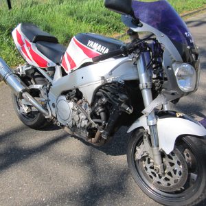 PIECES YAMAHA 750 YZF 1995 4FM